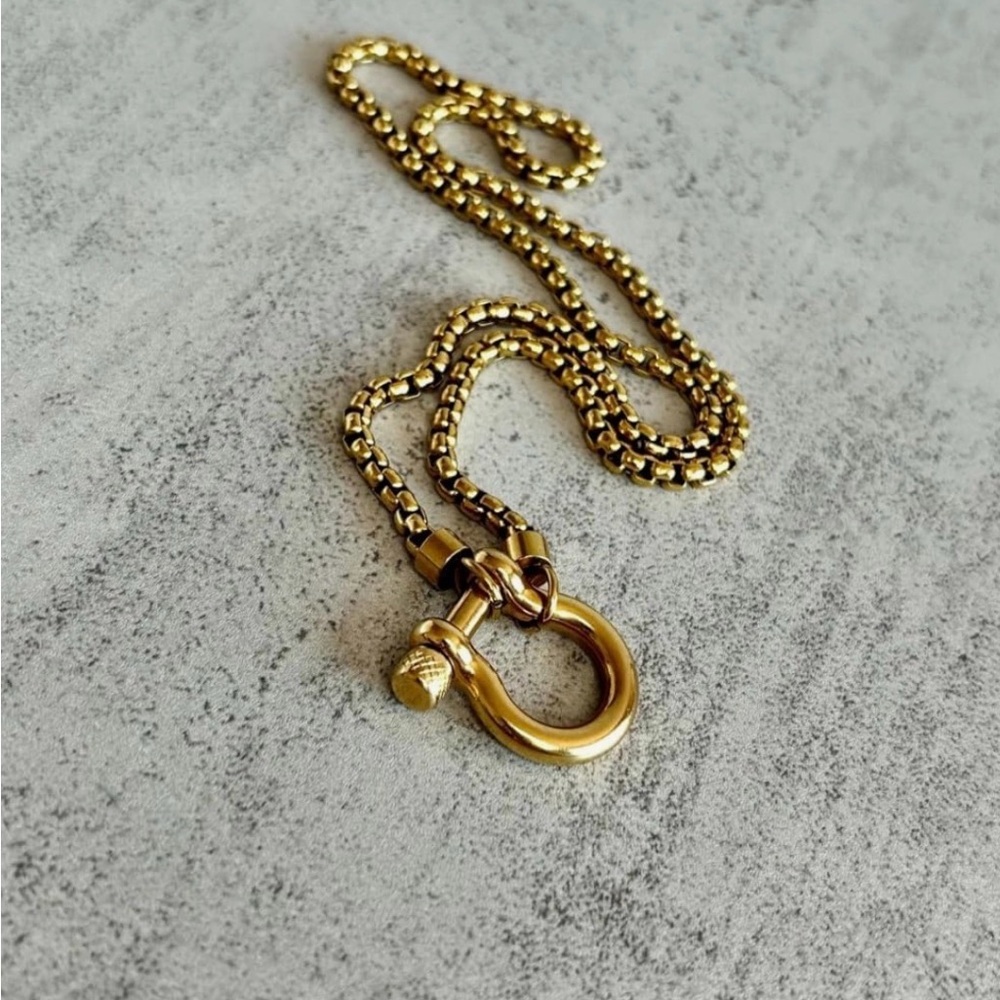 Elegant Gold Chain Necklace (18k gold plated stainless steel) - Picture 2 of 3